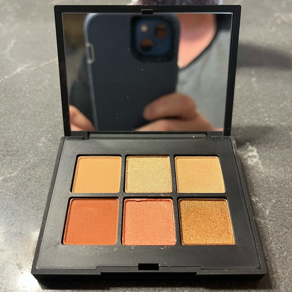 NARS eyeshadow palette in nectar